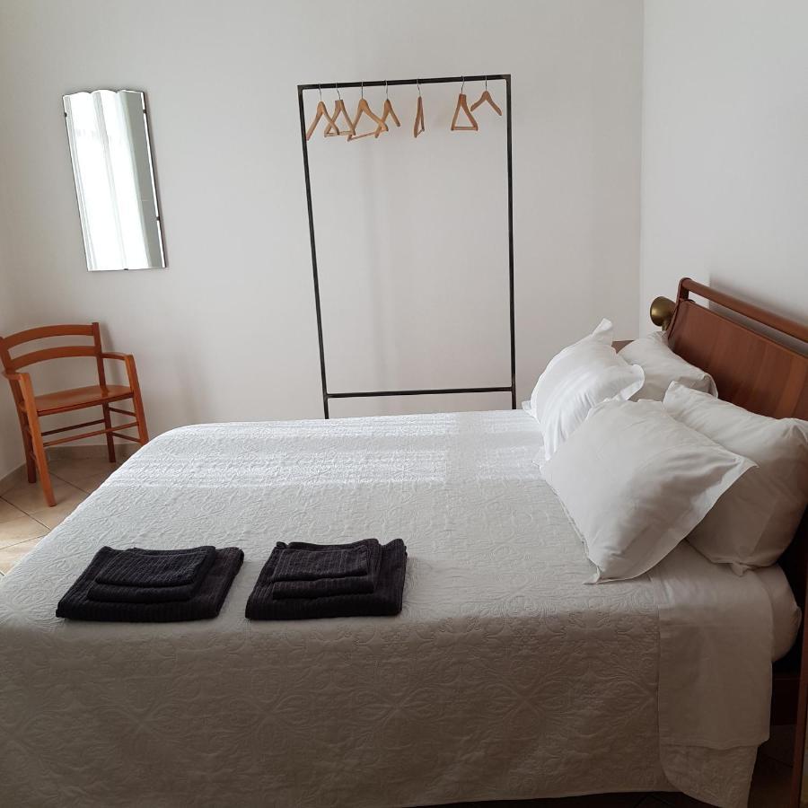 La Terrazza Apartment,A 50 Mt Dal Mare Вараце Екстериор снимка