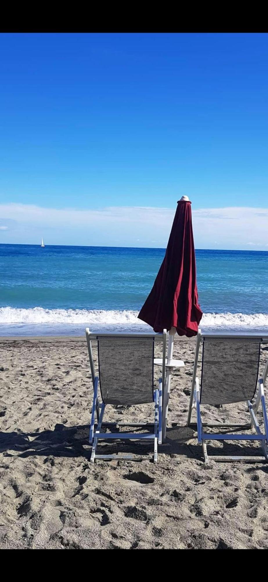 La Terrazza Apartment,A 50 Mt Dal Mare Вараце Екстериор снимка