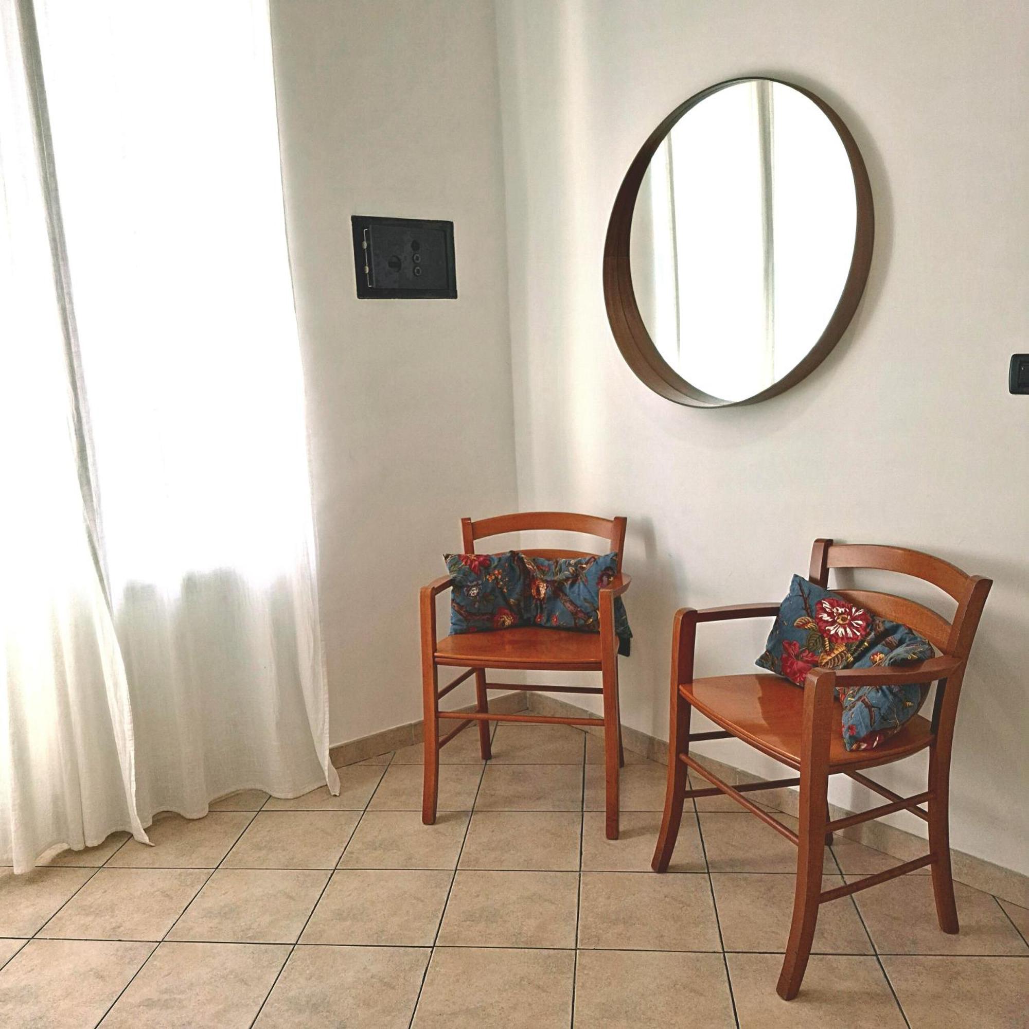 La Terrazza Apartment,A 50 Mt Dal Mare Вараце Екстериор снимка